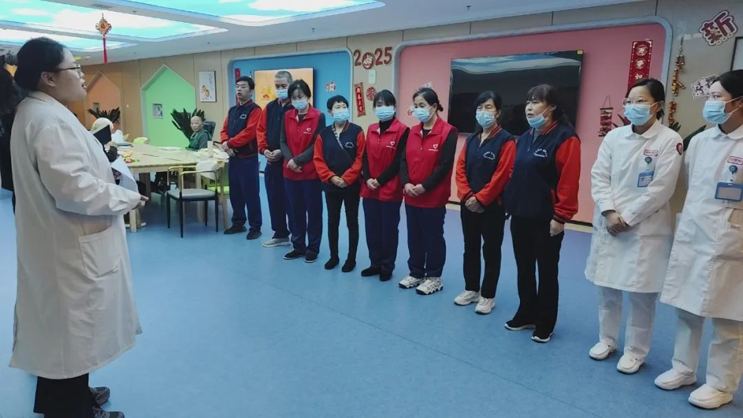 内科、外科、康复理疗、护理联合大查房!养老有真医靠!