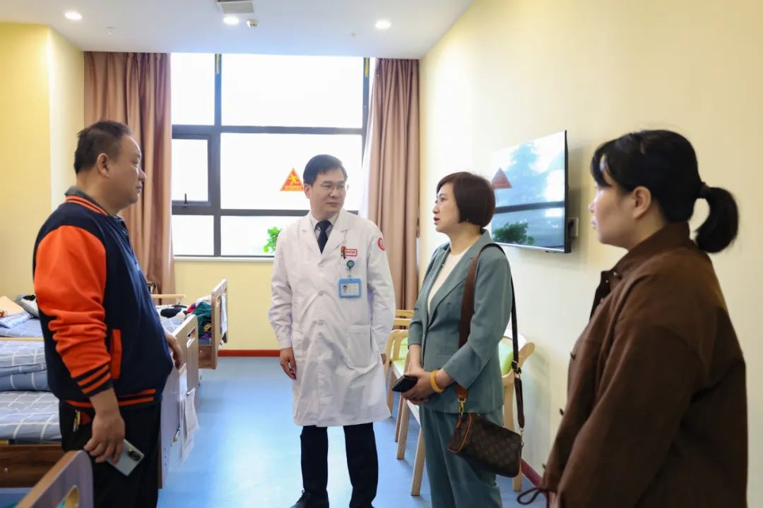 我院养老中心特别邀请“全国养老服务先进个人”刘晓燕、高级介护师杨红利进行工作指导