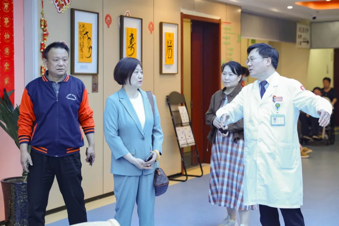 我院养老中心特别邀请“全国养老服务先进个人”刘晓燕、高级介护师杨红利进行工作指导
