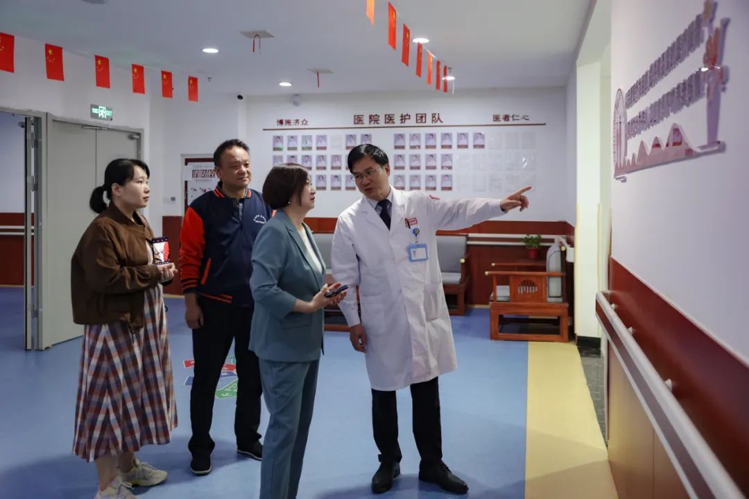 我院养老中心特别邀请“全国养老服务先进个人”刘晓燕、高级介护师杨红利进行工作指导